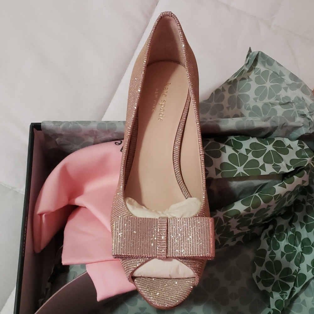 Kate Spade Bow Pumps - Picture 7 of 9